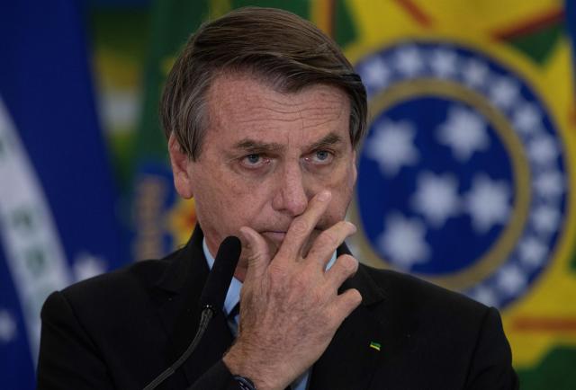 Bolsonaro dice que no piensa en una "ruptura" democrática, pero exige "libertad"