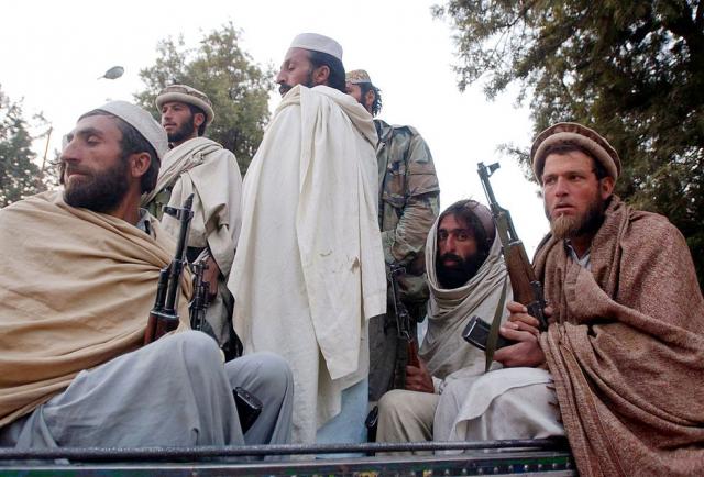 Los talibanes celebran su "victoria" y declaran la "independencia total" de Afganistán