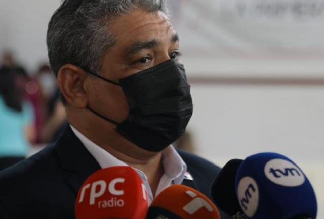 Ministro Sucre confirma conflicto de intereses de funcionarios del Minsa con clínica para hacer hisopos