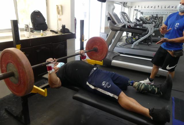 Rey Dimas, una historia de lucha y superación en el deporte de las pesas