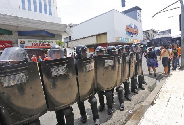 Empresas denuncian irregularidades en la licitación de equipos antidisturbios