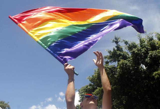Más de 20.000 personas marchan a favor del matrimonio homosexual en Suiza antes del referéndum del 26