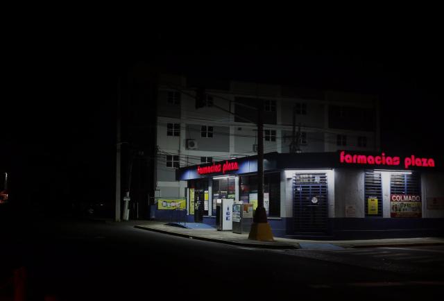 Miles de puertorriqueños se quedan sin electricidad por problemas de generación