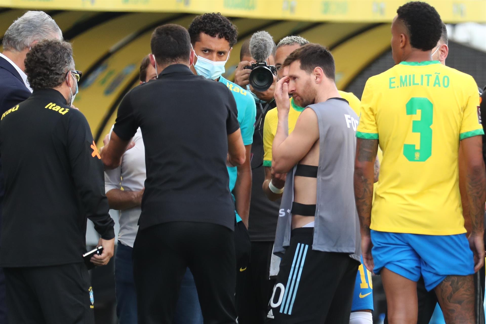 Por polémica antes del protocolo Covid, partido Argentina-Brasil suspendido