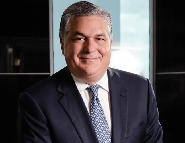 Francisco Martinelli: asesoría legal en energías renovables en Panamá